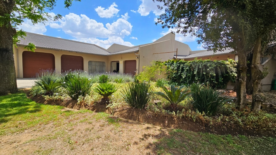 3 Bedroom Property for Sale in Vaalpark Free State